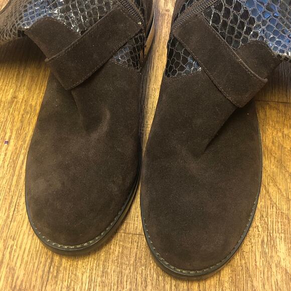 Vince Camuto Witty 2 Snake Embossed Moto Boots in Dark Brown and Gold Size 8.5 - Picture 5 of 12